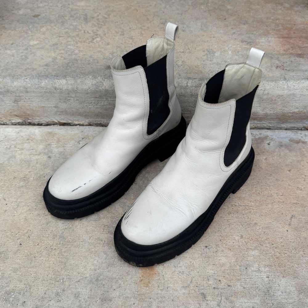 Free People Women's White Chelsea Boots - 39